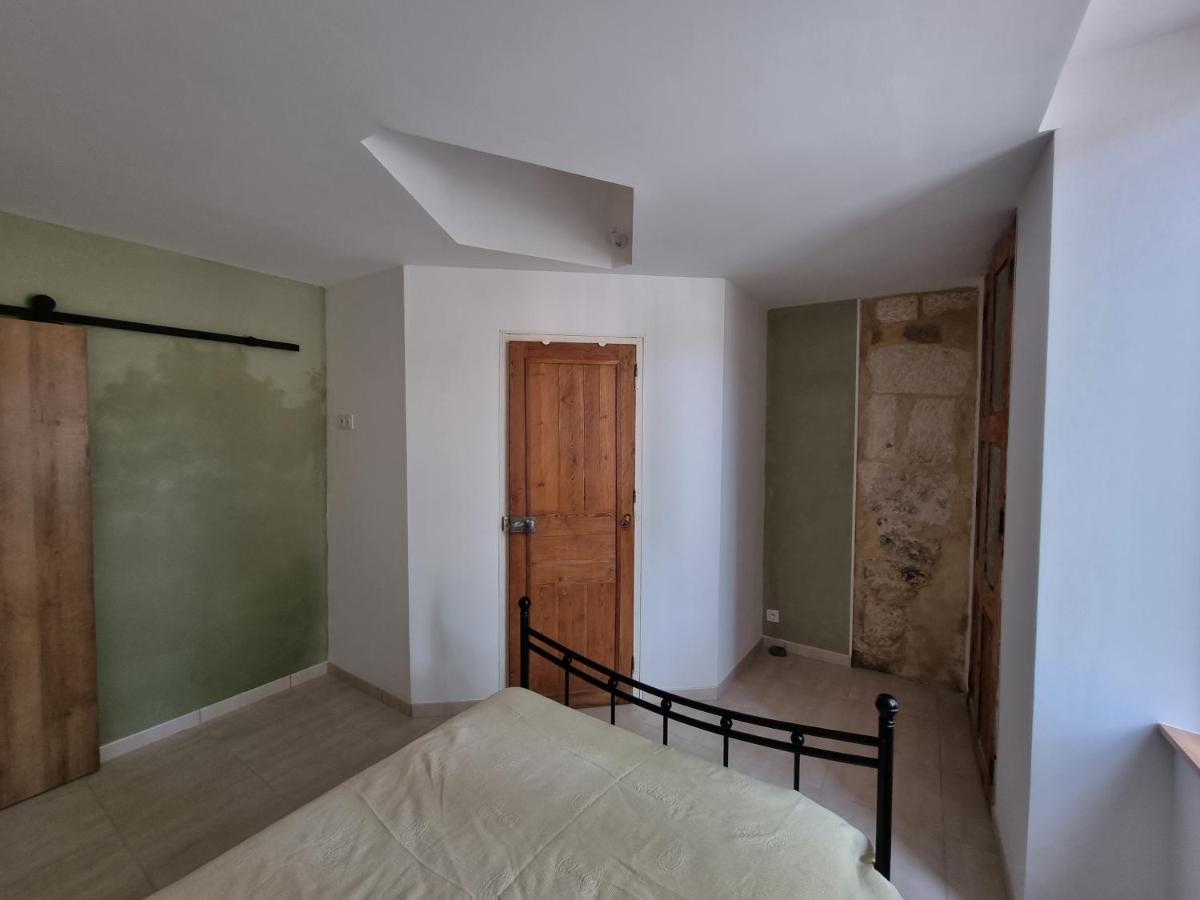 Dans Maison De Maitre, Appartement Independant. Montfrin Exterior photo