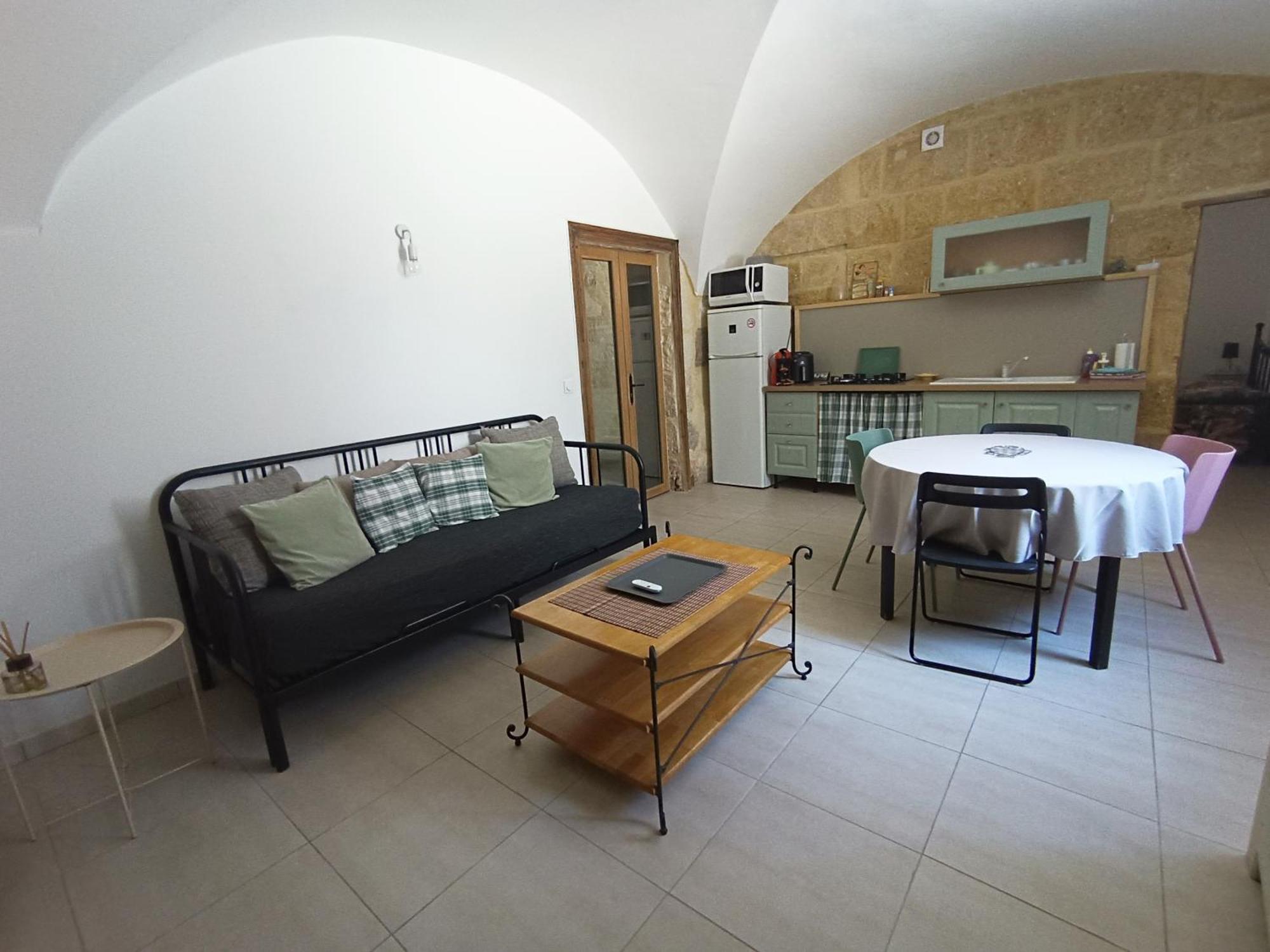 Dans Maison De Maitre, Appartement Independant. Montfrin Exterior photo